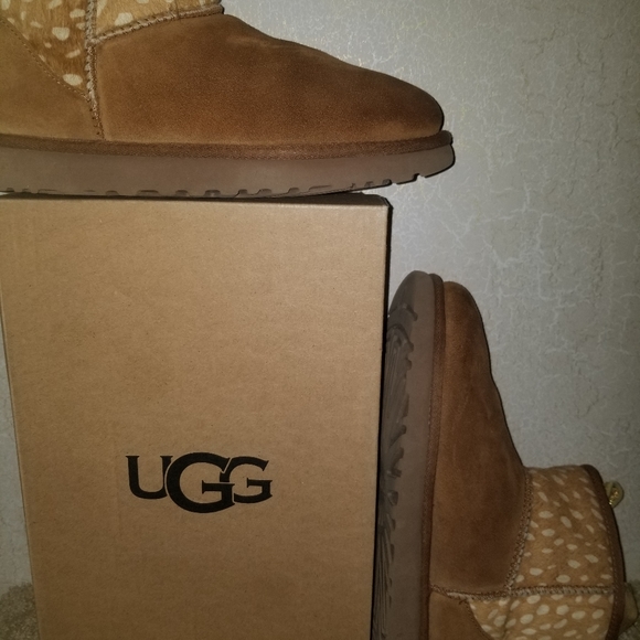 Ugg limited edition idyllwild mini classic size 6 - Picture 1 of 3